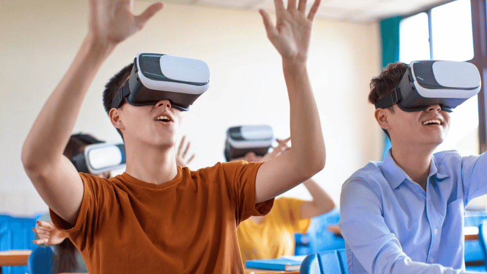 Student learning science in high school using a virtual reality headset